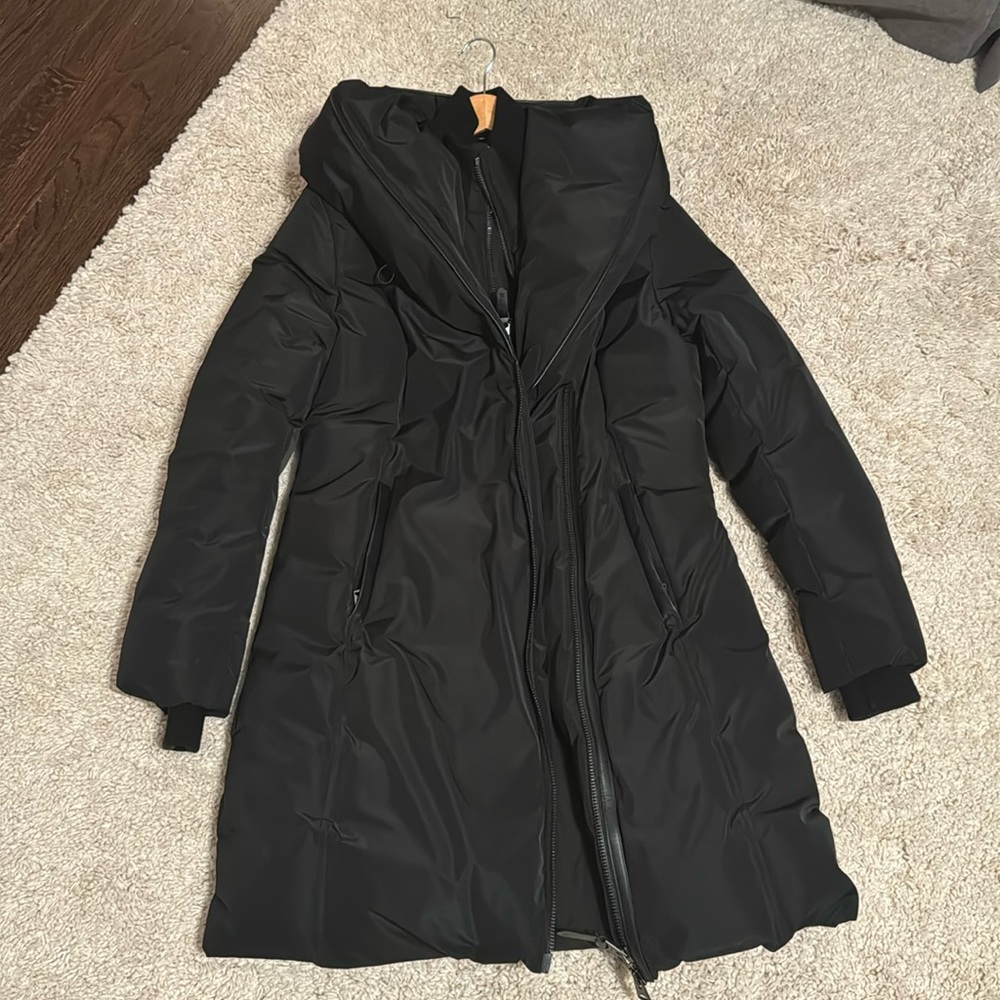 BRAND NEW without TAGS Mackage women puffer